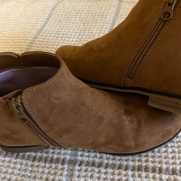 Cat and Jack brown booties size 3 - Picture 5 of 7